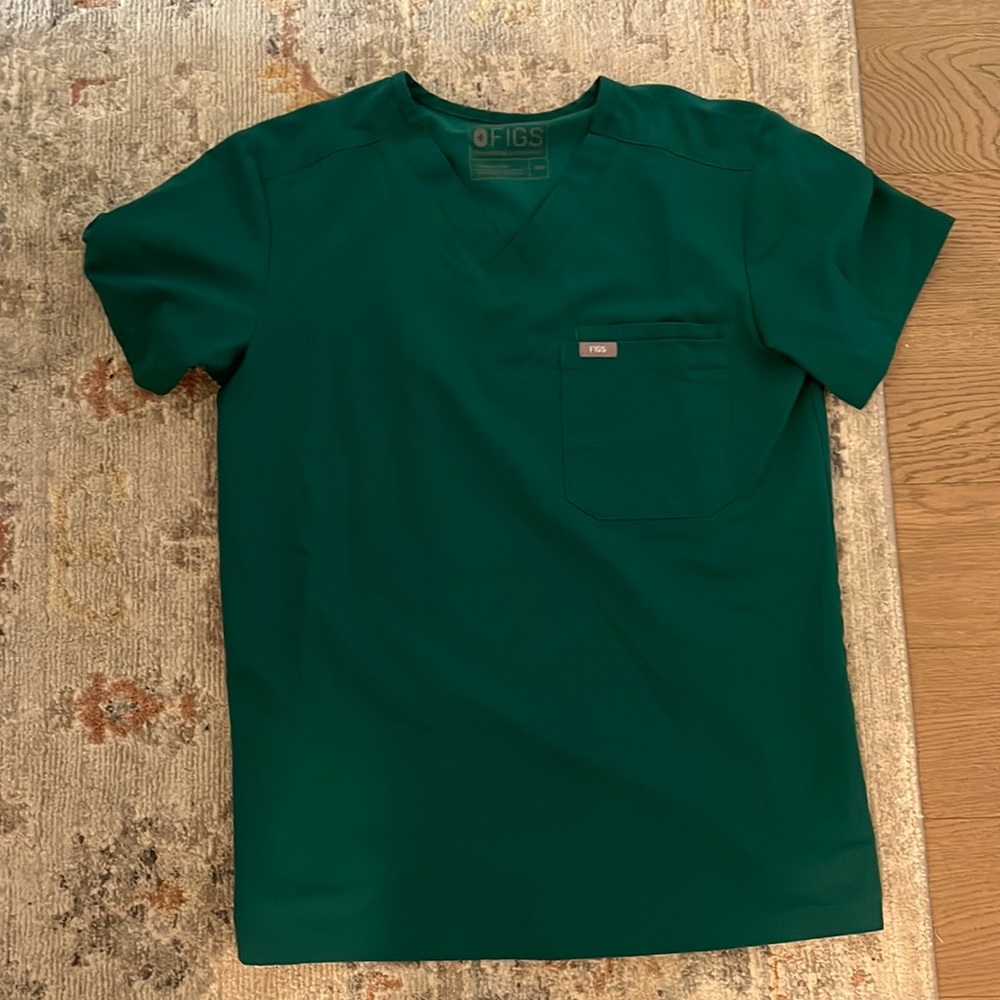 Men’s leon scrub top in hunter green